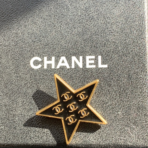 Vintage CHANEL Gold 💛 and Black 🖤 Six Star ⭐️Rare Pin Brooch Gold Tone CC Logo - Picture 6 of 14